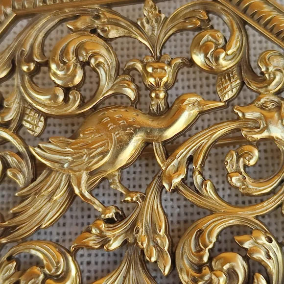 Rare Vintage Williamsburg Hidden Dog Face  Brooch - Picture 3 of 6